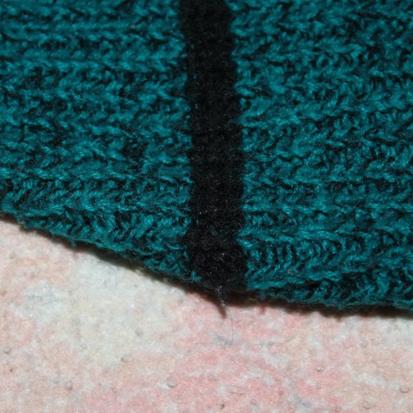 Vintage Sweater Graphix Men's Green Sweater Red and Black Stripes Size Large - Picture 7 of 11